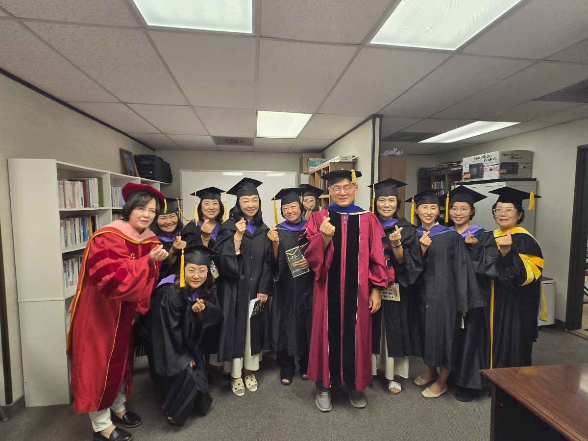 2025 졸업사진3